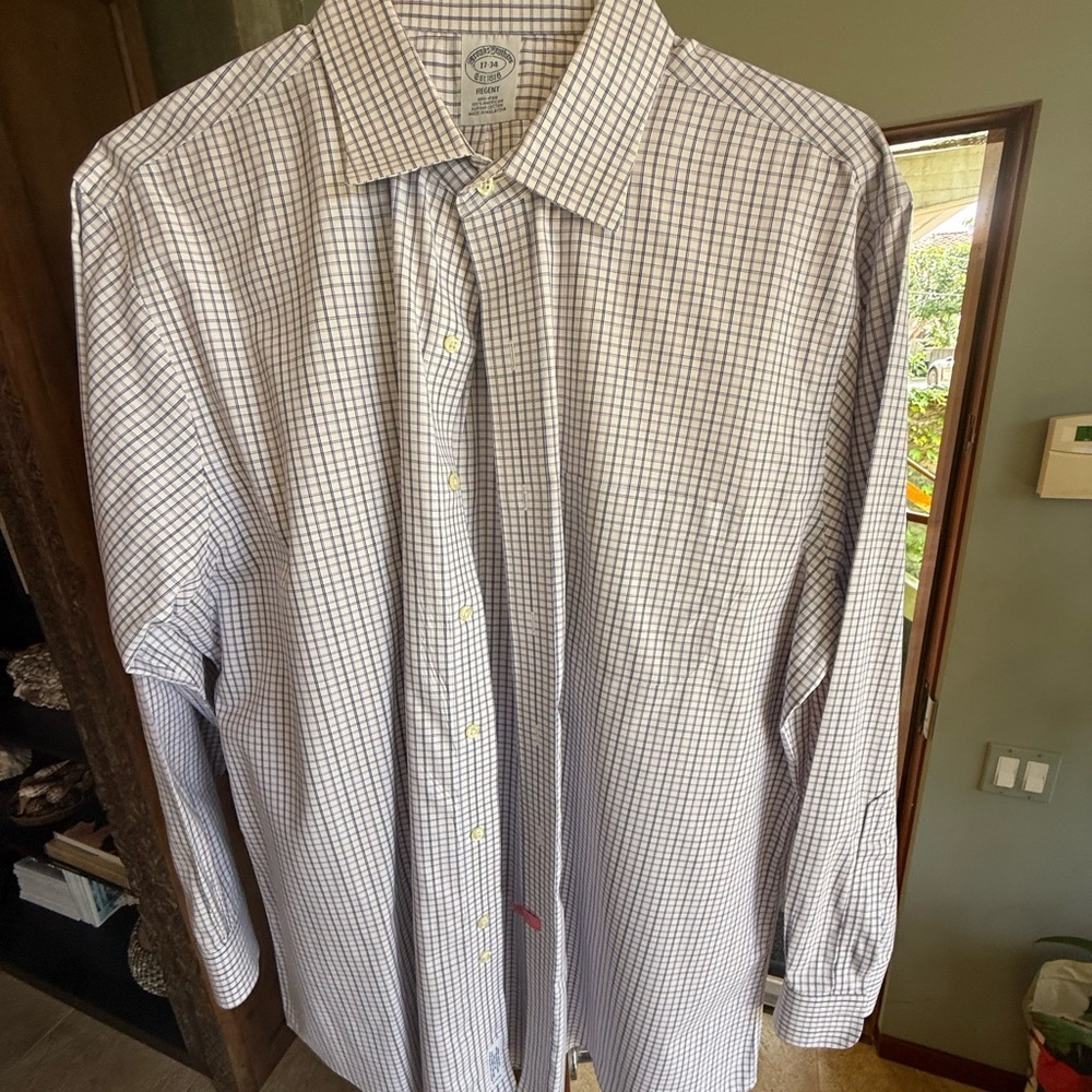 Brooks Brothers White and burgundy Dress Shirt. So clean! Serious offers only 🙏
